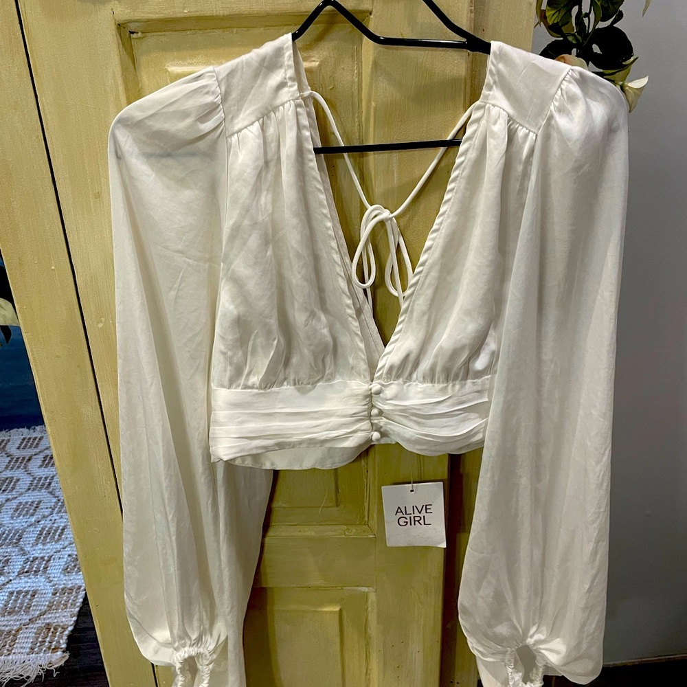 Alive Girl Long-sleeve Cropped Blouse - White, Size L